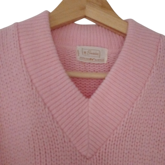 Vintage 1950's Brentshire Sweater Fuzzy Pink Crew Neck Relaxed Fit Knitted Soft - Picture 6 of 8